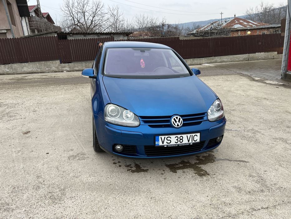 Vând golf 5 în stare bună de funcționare