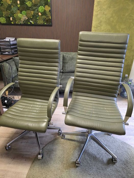 Scaune directoriale Mobexpert – 1.500 lei/buc