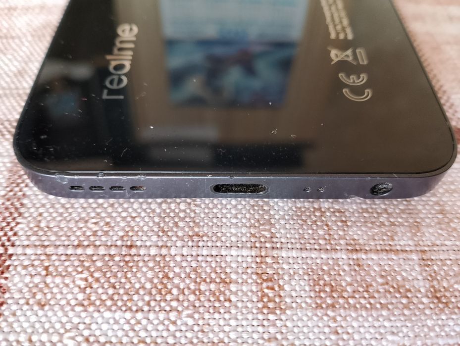 Продавам телефон Realme C35