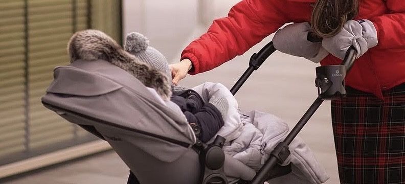 Зимний чехол для коляски с перчатками