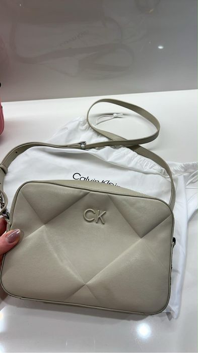 Calvin Klein чанта