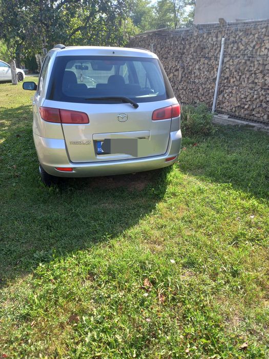 Vând Mazda 2  an 2004