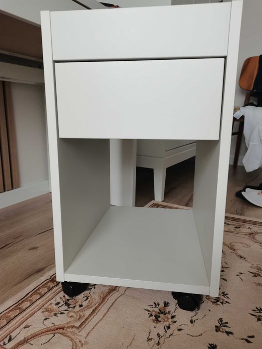 Vand comoda birou cu rotile