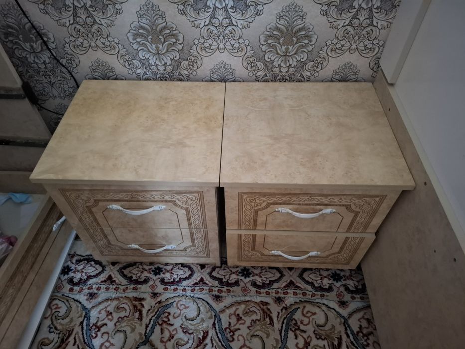 Продам спальный гарнитура