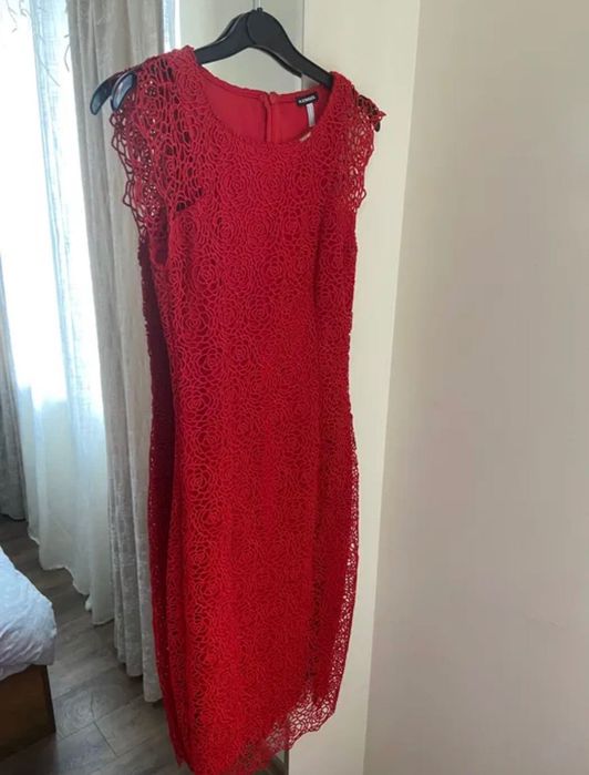 Червена дантелена рокля KENSOL