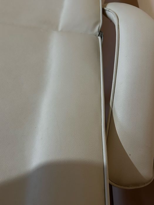 Кушетка за козметик/ масаж /миглопластика/ микроблейдинг