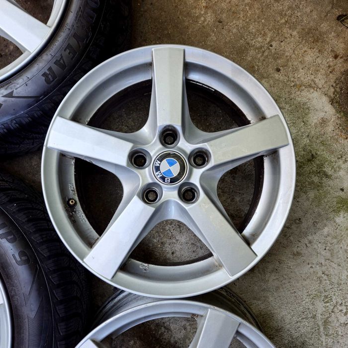 BMW Е87 4-ри джанти с две зимни гуми 205/55R16