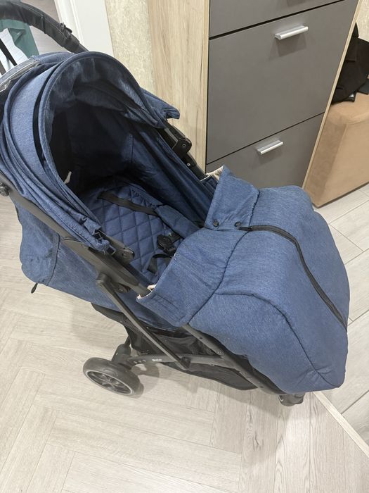 Коляска прогулочная