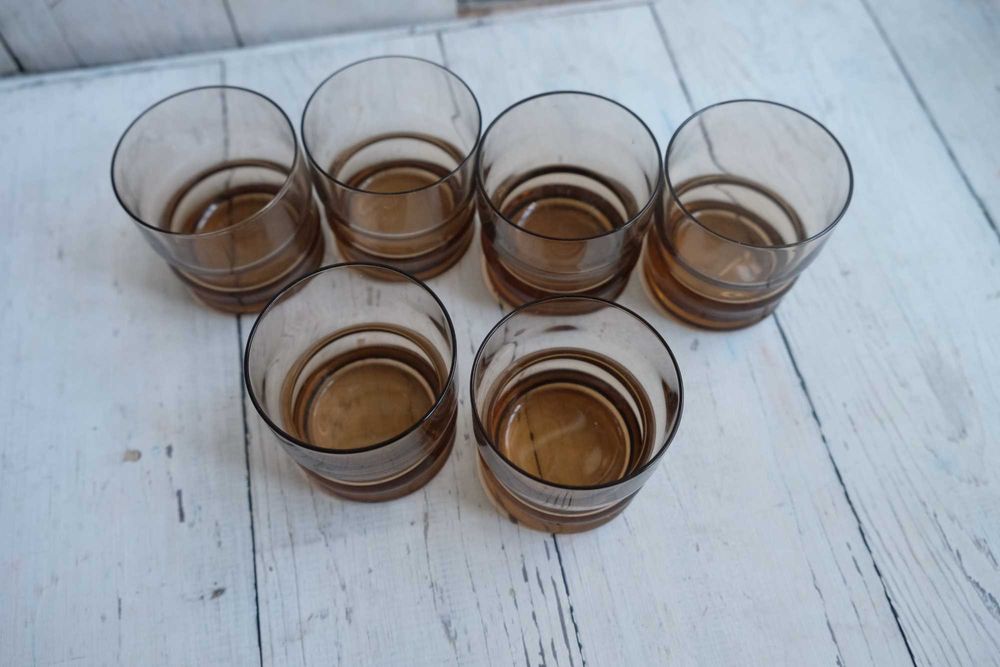 Набор стопок из темного стекла