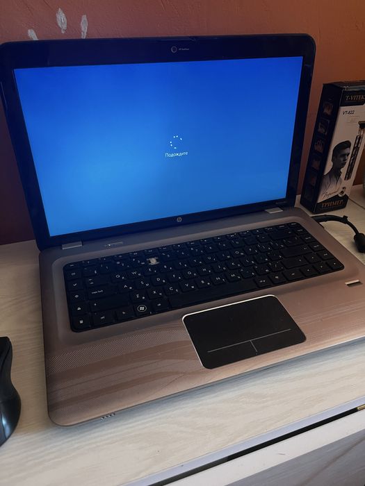 Ноутбук/компьютер/электроника.