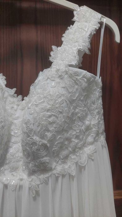 Сватбена рокля за бременни