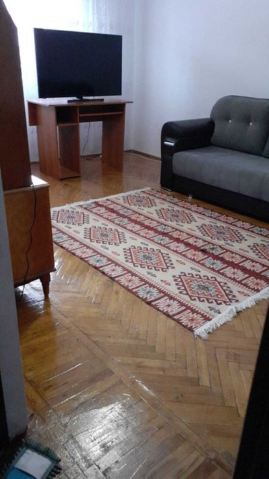Vand apartament 2 camere - zona 2 Moldoveni