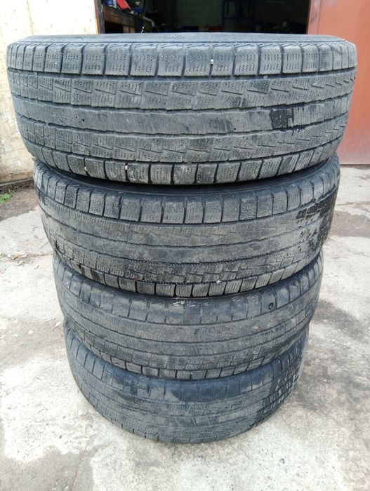 Продам комплект резины на 16