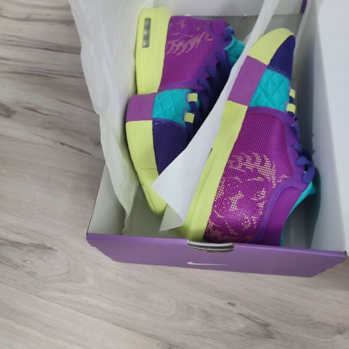 Nike lebron witness 8