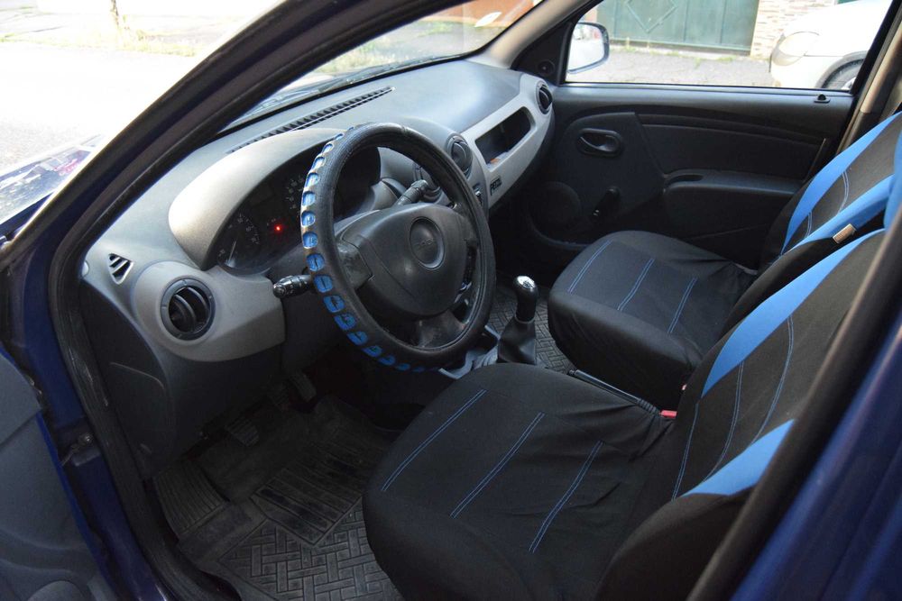 Vând Dacia Sandero 2008