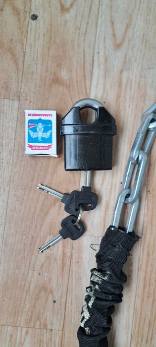 Толстая цепь и замок продам