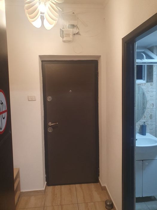 Inchiriez hotelier 90 lei