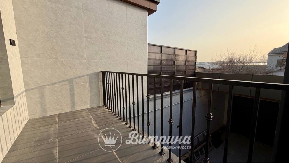 Коттедж в махалле Амира Темура , 5 комнатный  на 2-х сотках