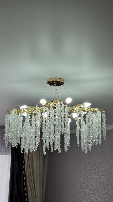 Продаем люстра в отличном состояние