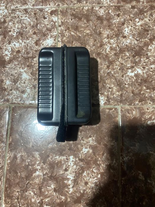 Vând  plante art+ magneți curățat geamu+pompa manuala. ri + lopatica p