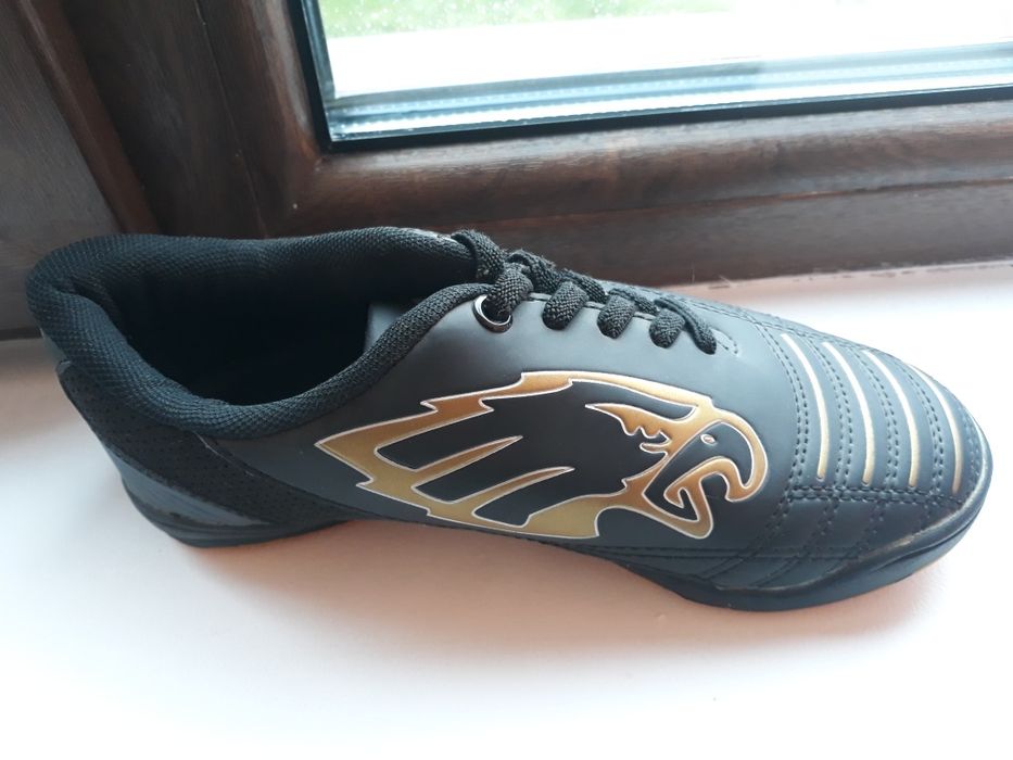 Pantofi sport noi, countdown