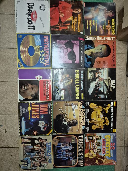 Vand Lot 150 Discuri Vinil colectie  muzica usoara mixta,pentru pick-u