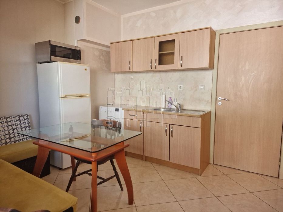 Продава се Двустаен апартамент в Варна, Зимно кино Тракия - 40 кв.м за 2825 €/кв.м - Снимка #1