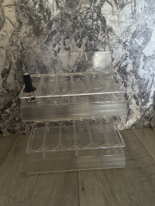 Подставка для гель лаков в отличном состоянии