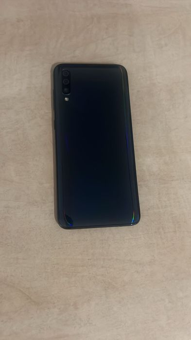 Samsung Galaxy A70 cu husa