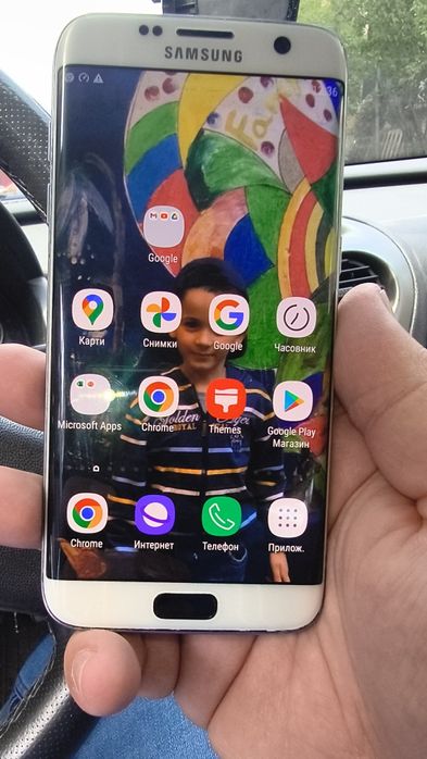 Продавам 2 броя S7 edge
