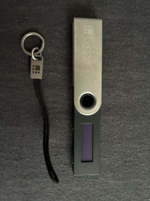Ledger Nano S - Portofel Hardware Crypto