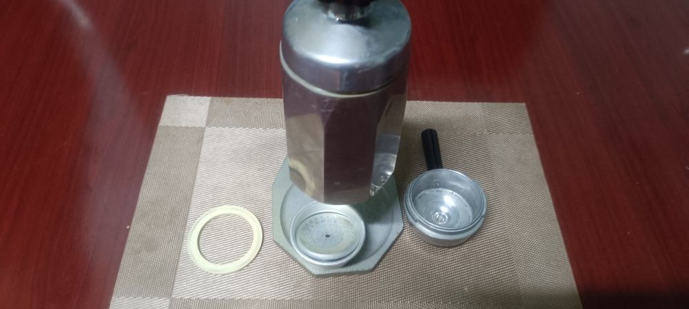 Гейзерная кофеварка электрическая времён СССР