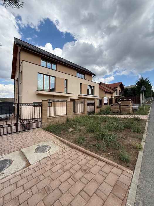 Duplex de vanzare