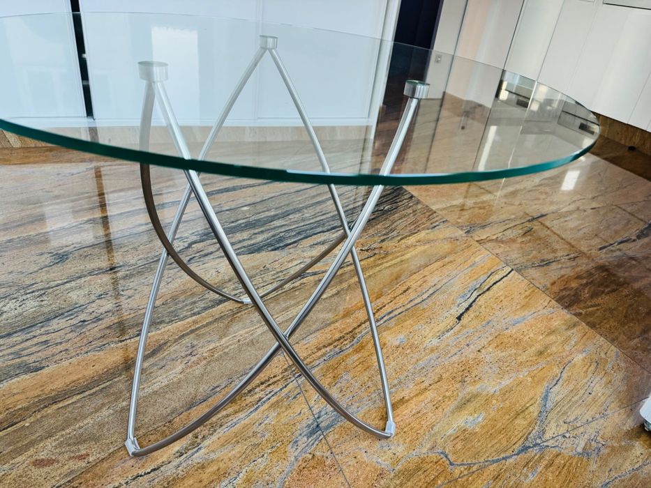 Кръгла  маса полирана неръждаема стомана със закалено стъкло ф90