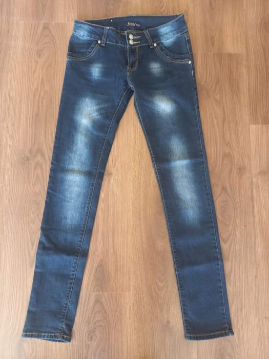 Продавам дамски дънки