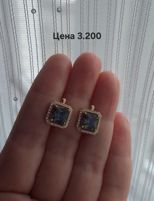 Продам серьги бижутерия