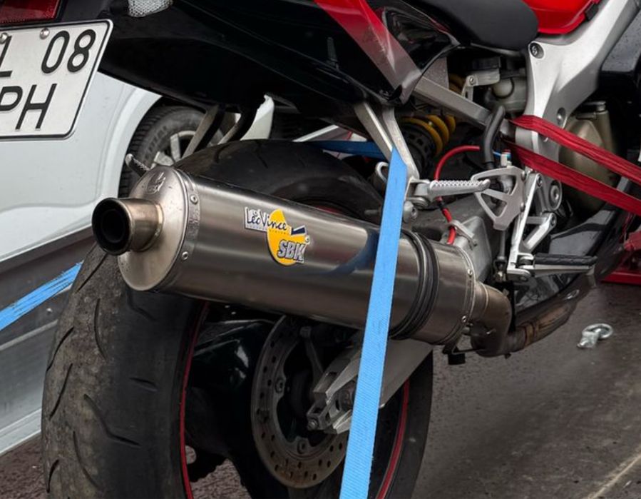 Dezmembrez Honda CBR F4i