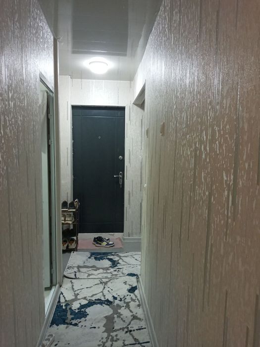 1 xona 3-etaj  4-mkrn yangi remontli 20.500$ srochno