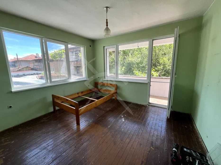 Продава се Къща в Карлово - 218 кв.м за 895 €/кв.м - Снимка #2