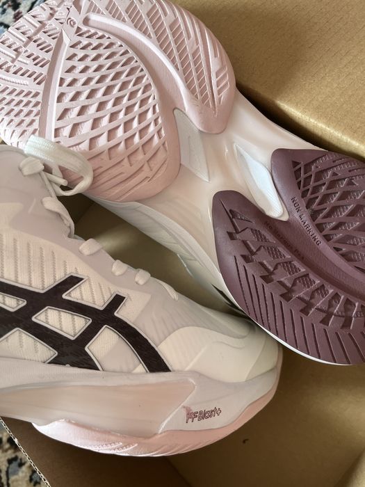 Асикс скай роза ..