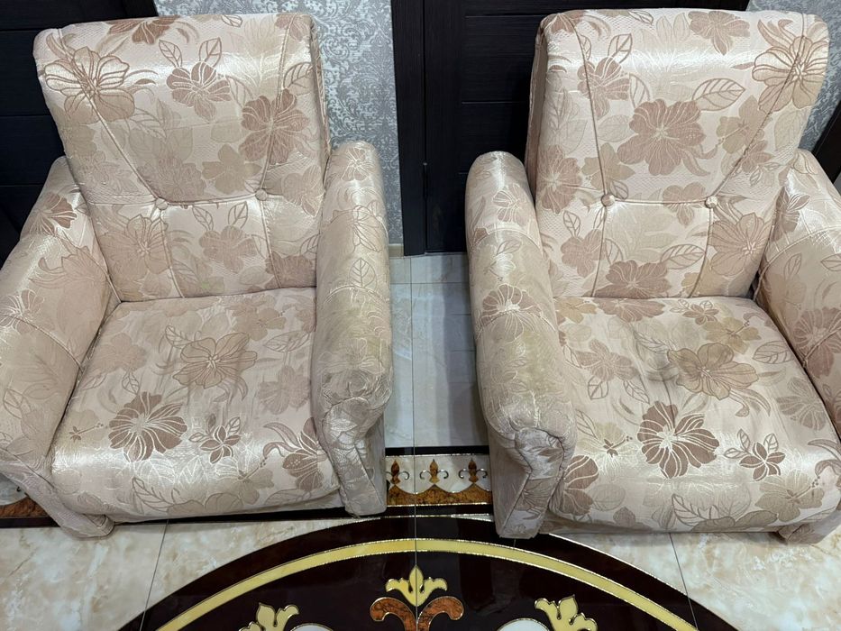 Диван и два кресла