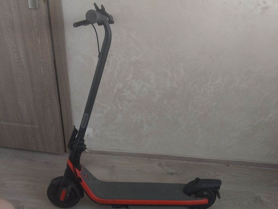 Vând trotinetă electrică segway ninebot 950 sau 1000 de lei