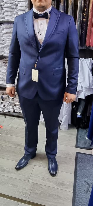 Costum de ginerica nou purtat o singura data