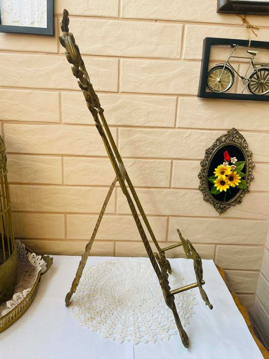 Красива голяма месингова поставка / статив / от Англия за картина