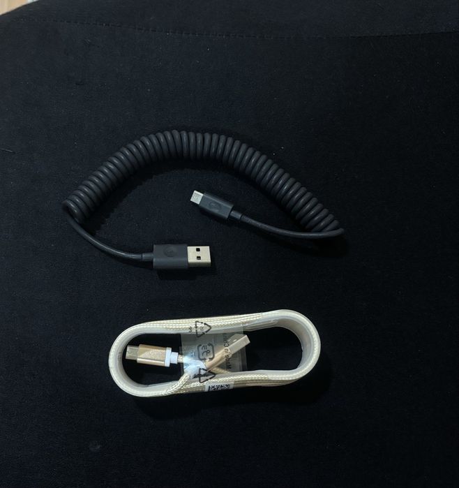 USB b два различни вида  Цена за брой - 2 €