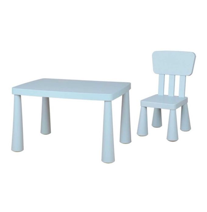 Продам детский стол со стульями.