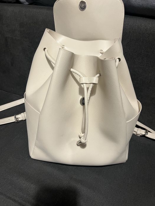 Кожена раница Zara