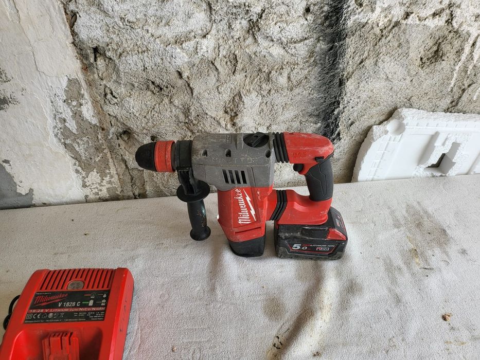 Ciocan rotopercutor Milwaukee  M28CHPX