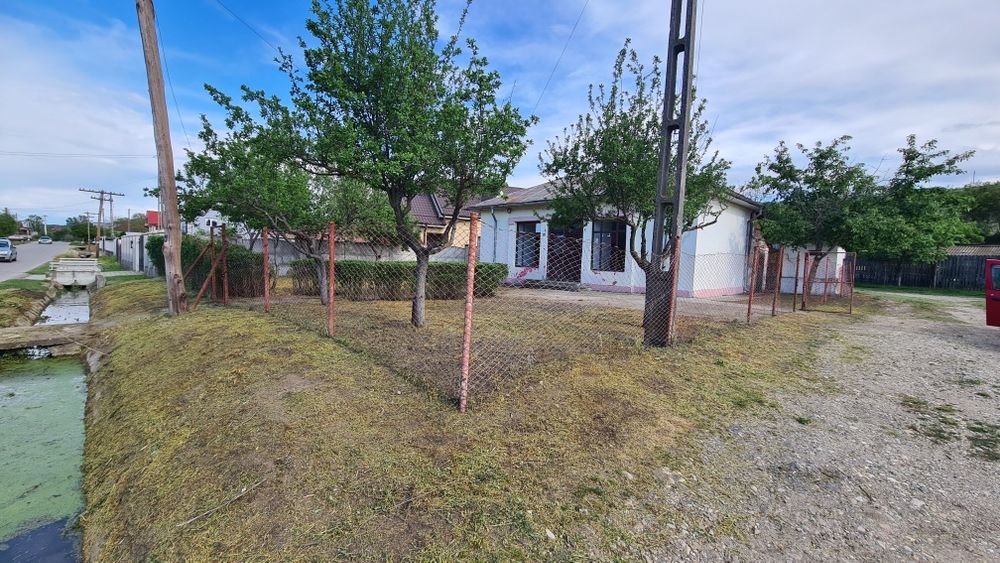 Vând spațiu magazin