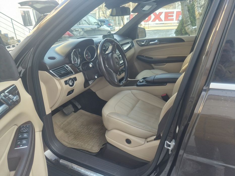 Vând Mercedes GLE 250